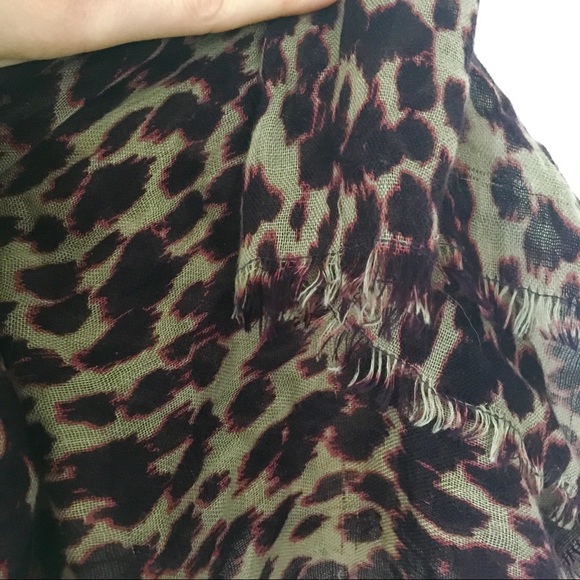 **SOLD ELSEWHERE: Fashion scarf - Picture 4 of 5